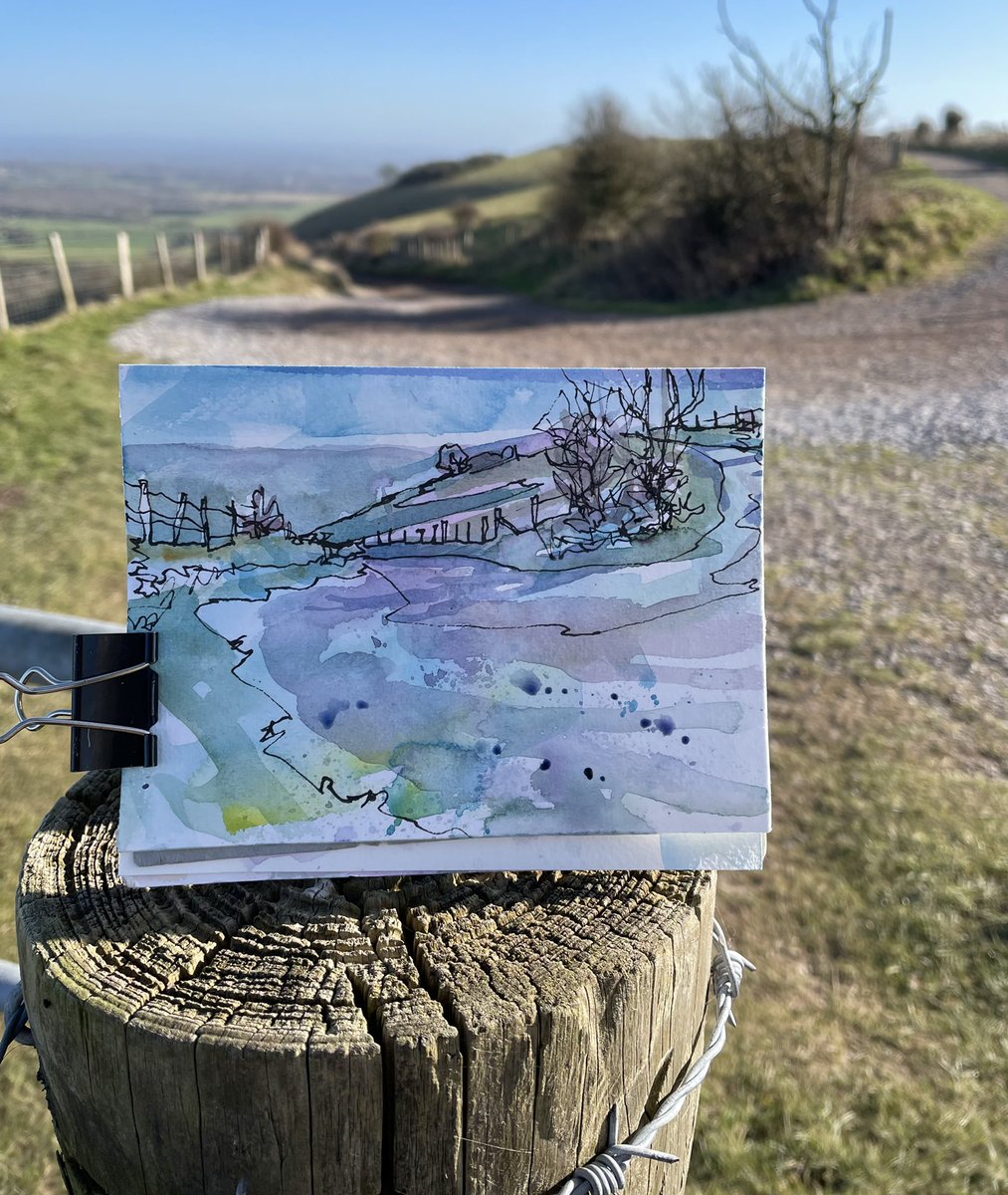 lyndseysmithart's tweet photo. Sketching on the South Downs way #drawjanuary @sdnpa https://t.co/qkrv9RiuWj