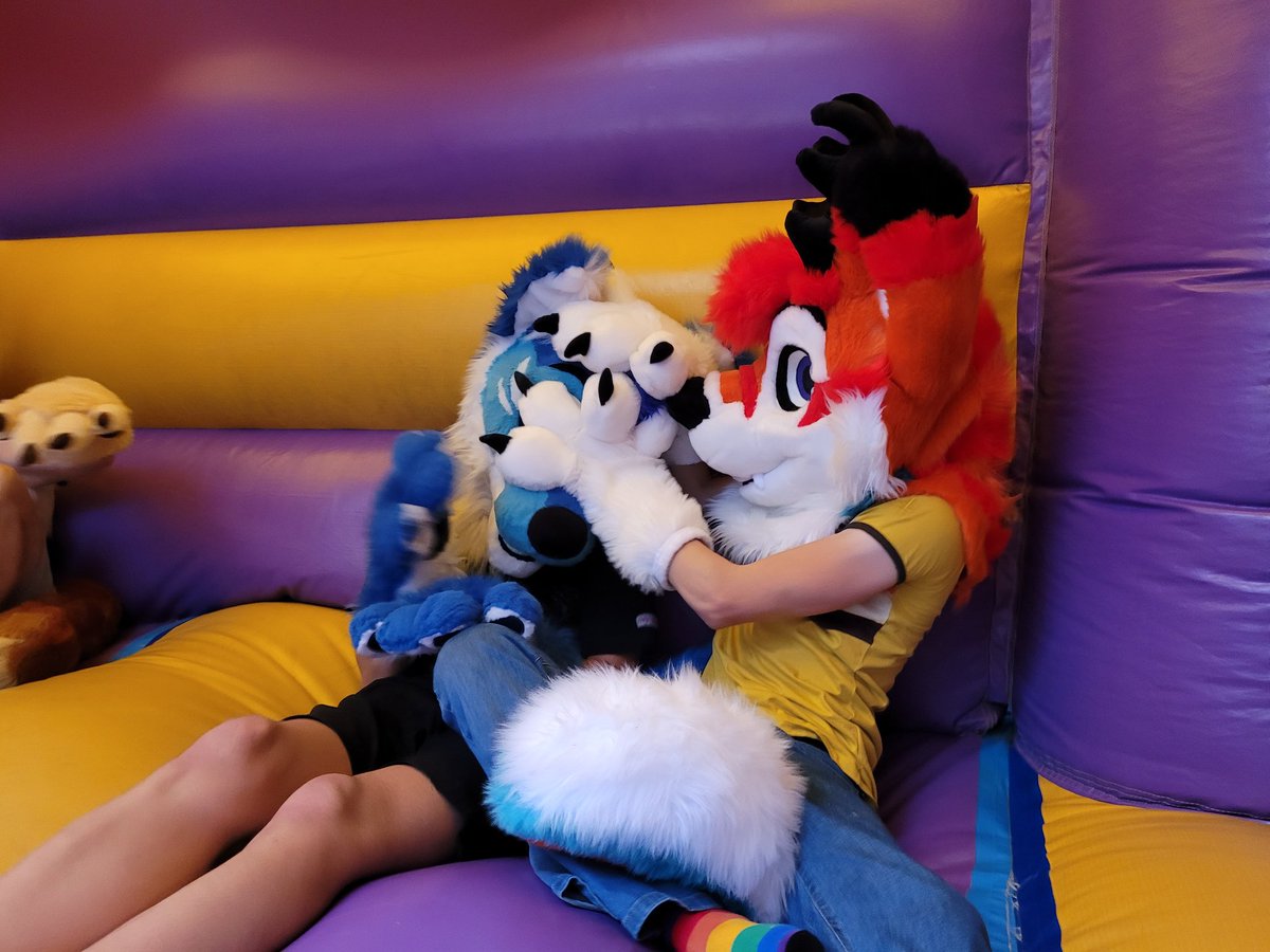 An absolute blast was had over the weekend in celebration of @Spanner36557673's and my birthdays! 🎉😁

It was an absolutely incredible night and certainly turned a few heads with the jumping castle 😅

📸: @Cowobalt