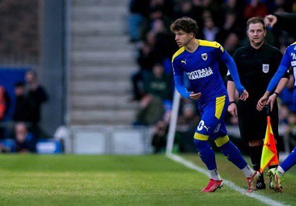 tomask2000's tweet image. Unbelievable feeling to make my professional debut for afc Wimbledon, the fans made it special and I can’t wait to go again💙💛#afcw