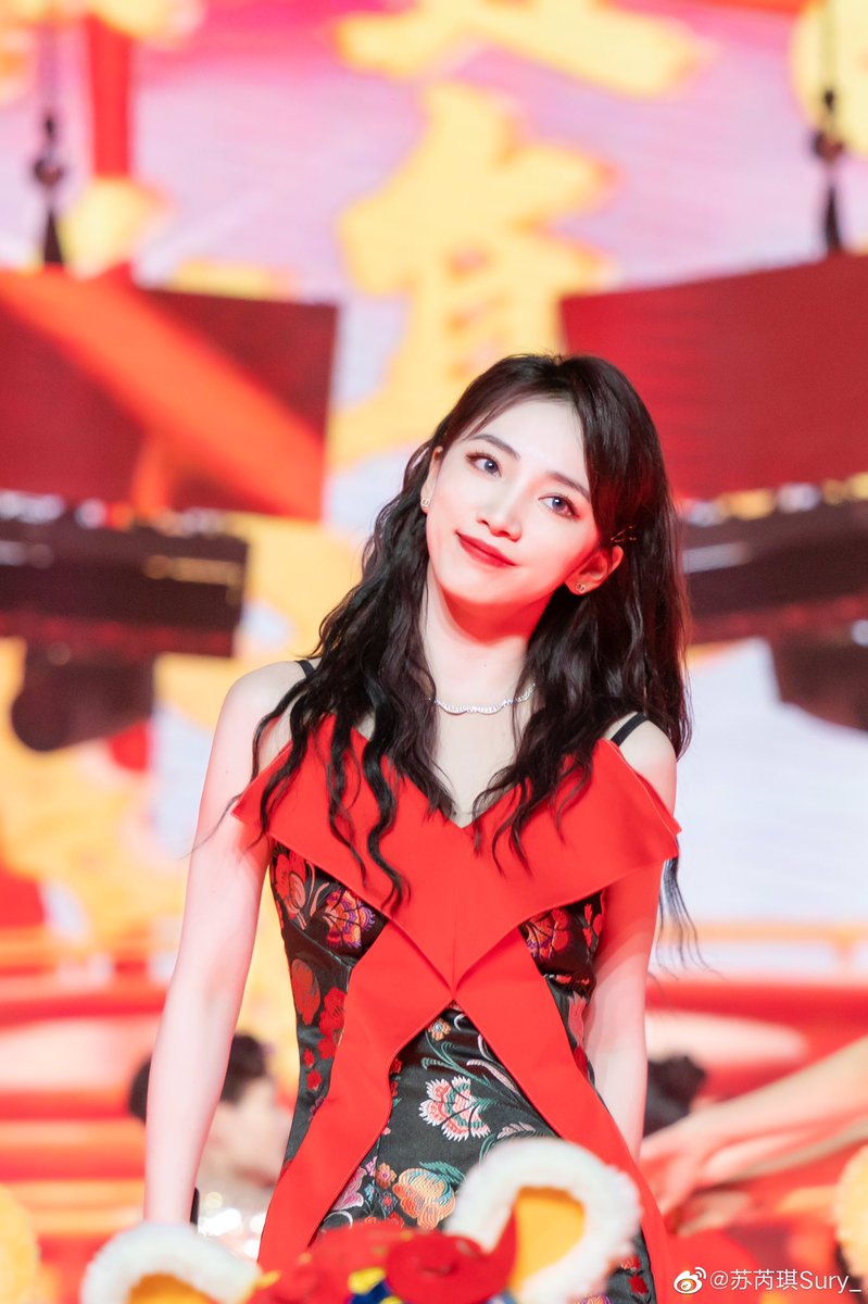 suruiqisource's tweet photo. [📸] 220130 — Su Ruiqi Weibo Update

🐺 # 川渝 Spring Festival Gala
Everyone, remember to hand over the red envelopes! [Lucky Tiger]

🔗​​​https://t.co/9f99CFpzcw

#SuRuiqi #Sury #苏芮琪 #수루이치 #スー·ルイチー @sury_official https://t.co/saBYNtDXfp
