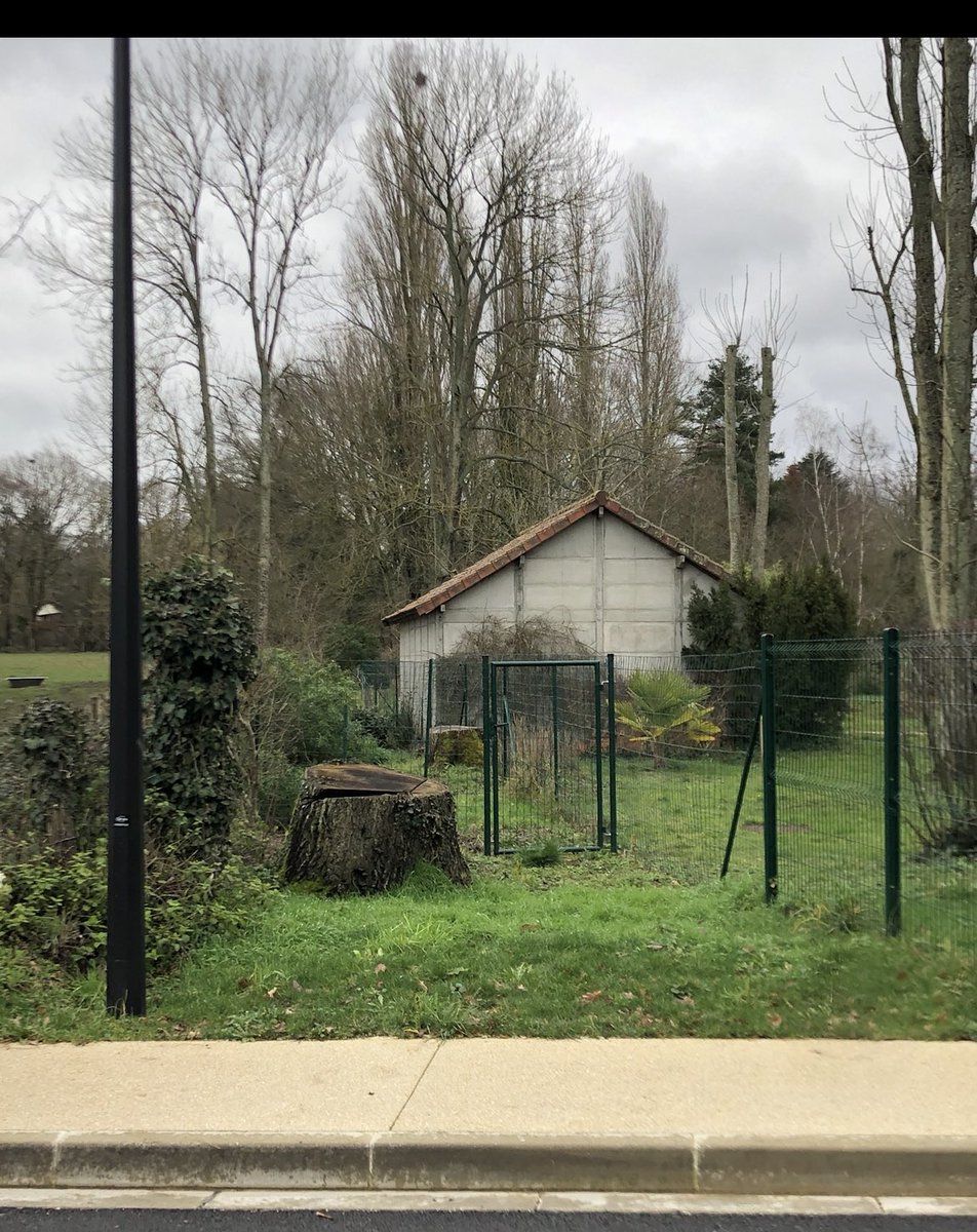 GansB's tweet photo. @CommuneOrgerus le saviez vous? La mairie d’orgerus discrimine ses administrés? Il est où mon Bateau d’accès? Je paye pourtant tous les impôts locaux depuis 10 ans! Et la famille avant pendant 30 ans! https://t.co/aFc1CtL1W6