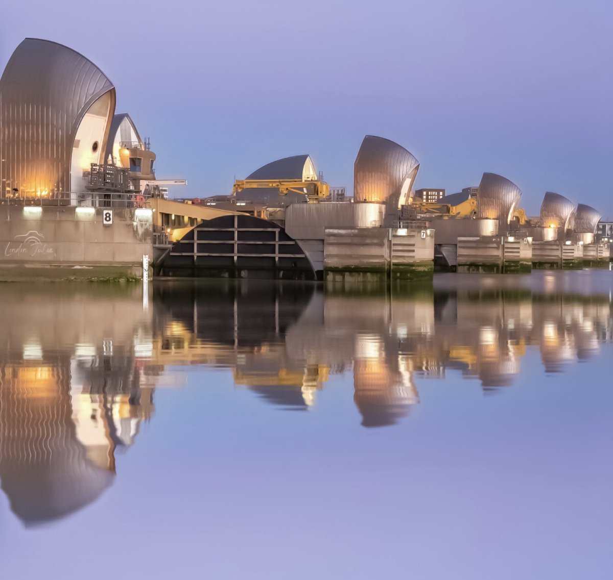 The Thames Barrier this morning. Industrial beauty 💙 @ThamesPathNT @ThamesPics #thamesbarrier