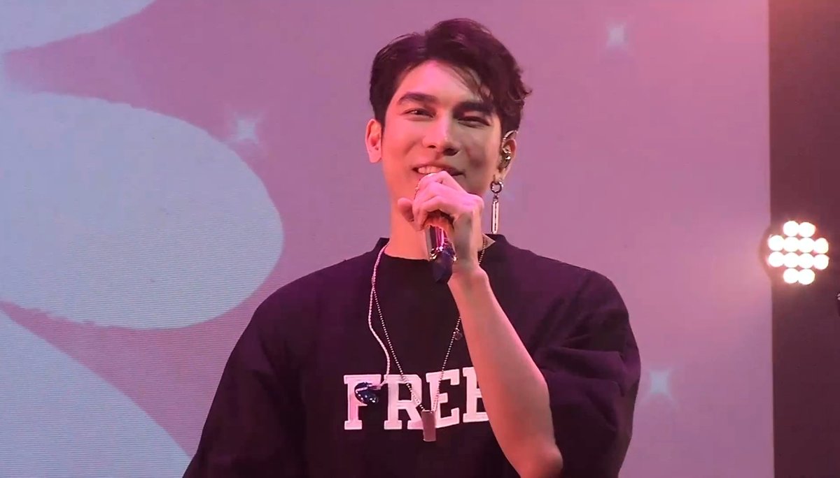 MewsuppasitTH's tweet photo. นั้นนา นั้นนา~
#FACETOFESTXMEW
@MSuppasit https://t.co/4NAwKPE3Fg