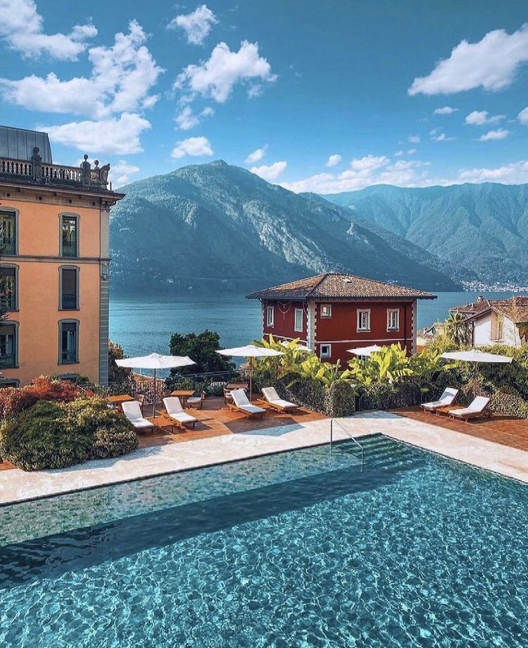 viewsoff_'s tweet image. Lake Como, Italy.