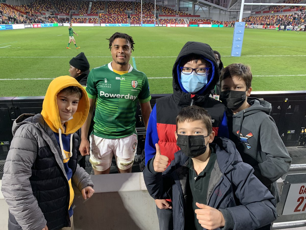RHB_Boarding's tweet photo. An exciting Saturday afternoon for the boarders as they headed off to watch @londonirish do battle against @ExeterChiefs at the wonderful new home of @BrentfordFC. For most it was their first ever visit to a stadium and first time watching rugby. #inspiredboarding #cmononyouirish https://t.co/mf0TXcAdG8