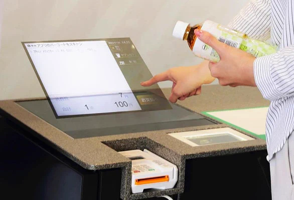 セブンイレブン、セルフレジで空中に浮かび上がるディスプレイを採用！