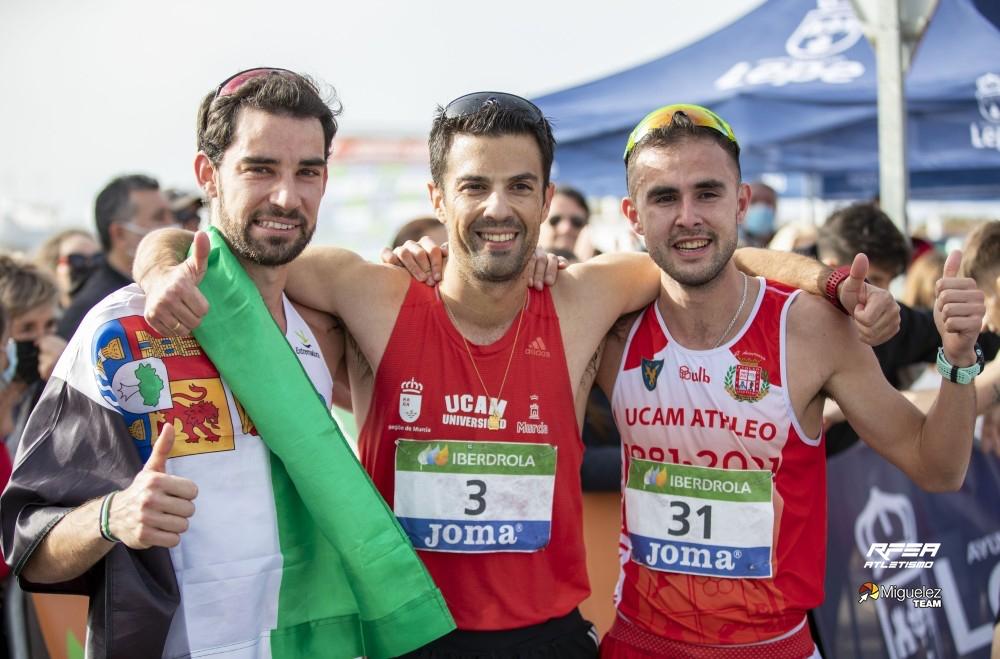 FedExtAtletismo's tweet photo. 🔥 @Alvaroatletismo  Subcampeón de España de 35 km marcha 🔥
⏱ 2:59:59 
✔️ Club: @AtletismoCAPEX
.
.
👉🏻 Quinto @ivanpajuelo2  2:33:26 @fentcamislata 
👉🏻 Octava @anaathletics  3:05:36 Super Amara BAT 
.
.
@FJyD    @DipdeBadajoz  @hoy_extremadura @EPExtremadura  @atletismoRFEA https://t.co/PkTdgBOD8b