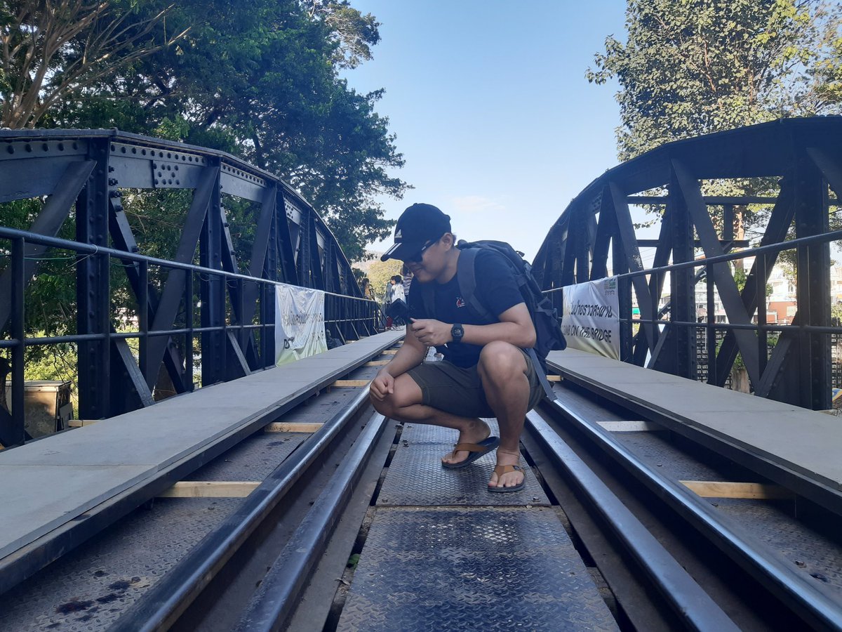 #สะพานแม่น้ำแควกาญจนบุรี #RiverKwaiBridgeKanchanaburi #กาญจนบุรี #เที่ยวกาญจนบุรี #gopro #gopro8black #คนนอกกรุง #AmazingThailand

สะพานแม่น้ำแคว จ.กาญจนบุรี | River Kwai Bridge Kanchanaburi เดินเล่นบนทางรถไฟข้ามแม้น้ำแคว ผ่านตลาด