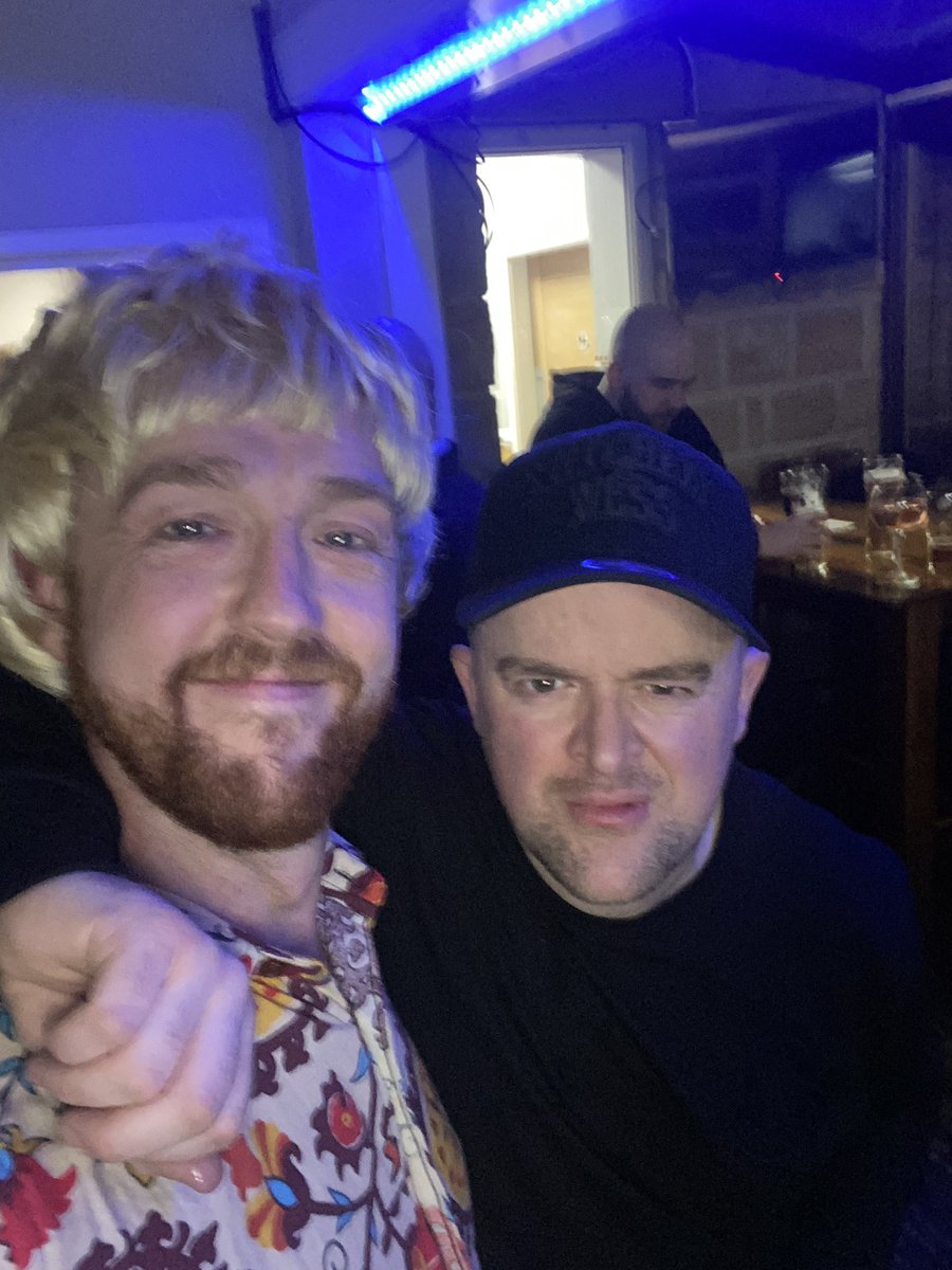 25Maw's tweet photo. @_hazzy 😂 https://t.co/cGDQ9WOXY8