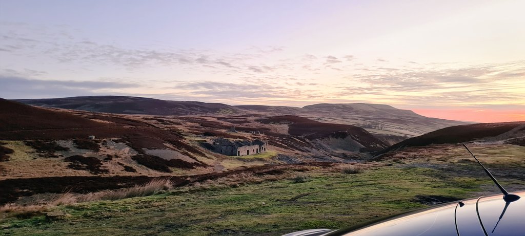 PilgrimChris's tweet photo. This morning's #ViewFromTheCar
The first at 7.30am and the second at 10.30am (after walking half a dozen miles on the #HerriotWay.
#WeHike
#CarLiving 
#VanLife https://t.co/WDnPv5Qzy0