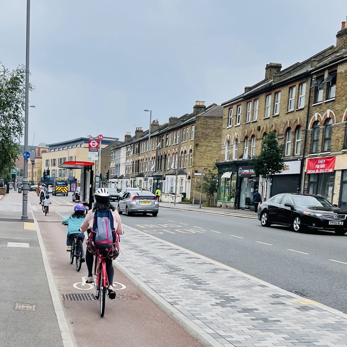 Yes, it’s really grim up north 🤦‍♂️. If people actually came to Waltham Forest they would see it’s more than a couple of LTNs, but a network of people friendly streets with community green spaces, safe cycle routes on main roads and secure cycle parking #wfminiholland