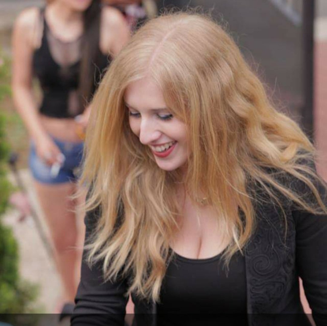 Marie Antoinette 🦈 tweet media