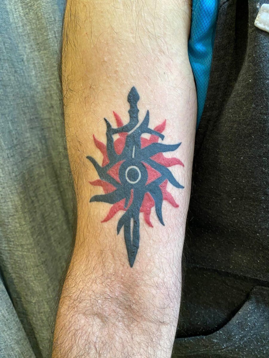 ArvinpalSD's tweet photo. Hitting 40 this year. Some of my best memories are tied to gaming, specifically @bioware stuff. Finally decided to make those memories part of me. Thanks for the memories guys, heres to may more. @dragonage @masseffect https://t.co/xAGT18Fr7q