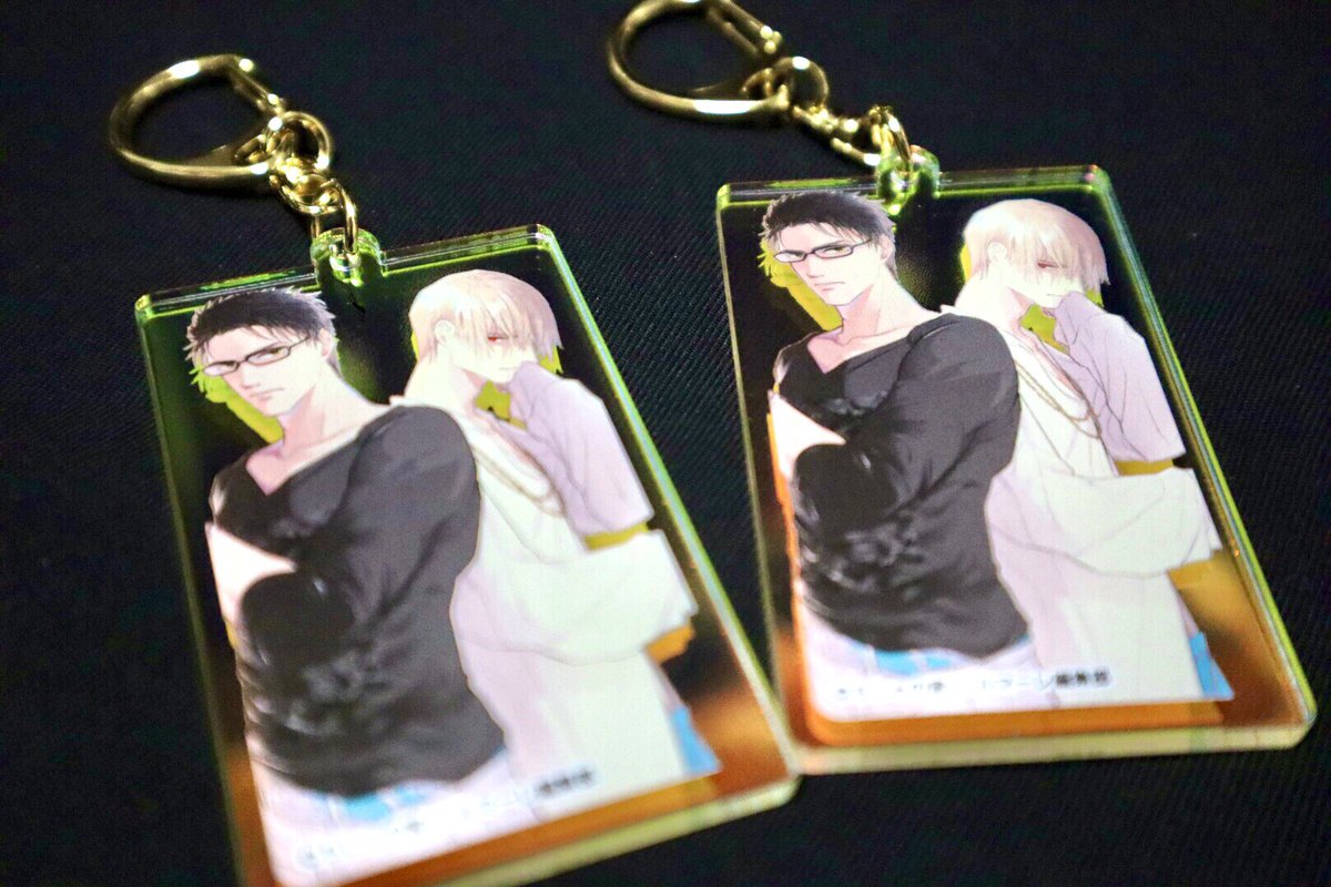 『Ficus Party 3rd』のノベルティグッズのサンプルをいただきました!イベント応募者さまに抽選で当たるグッズだそうです!キラキラでパーティ感いっぱいでとても可愛いです☺️✨ 