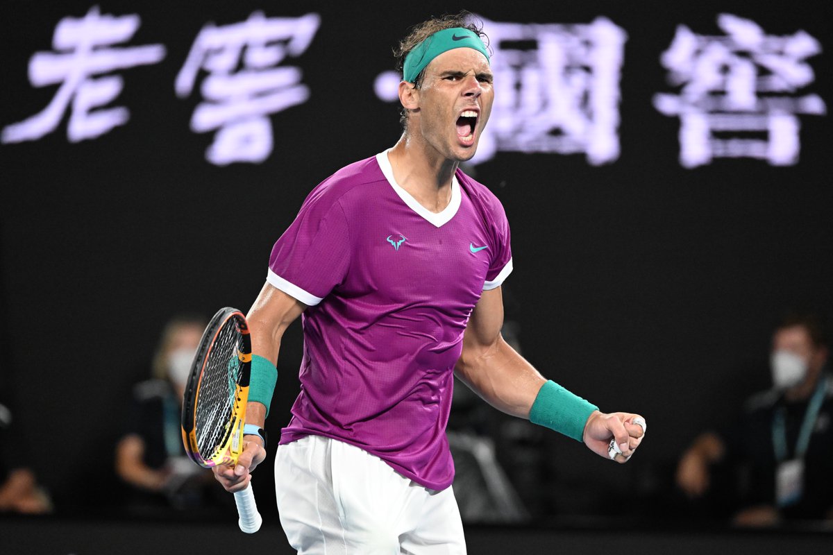 WeAreTennisFR's tweet photo. NADAL ARRACHE UN 5ÈME SET !! 

Quel mental ! Au bord du gouffre, El Toro parvient à égaliser face à un Medvedev dans le doute maintenant https://t.co/b139L7tYtz