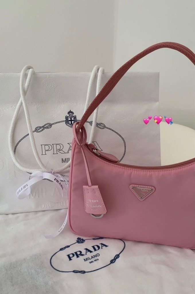 Arriba 95+ imagen pink prada diaper bag