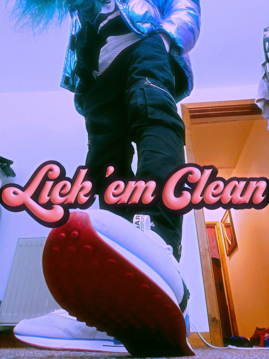 PunkBootMaster's tweet image. Quick edit from a custom photo set yesterday.
/
Wallet open,
eyes down,
tongue out. 🤑
/
#Alpha #Findom #sneakers #trainers #footworshi̇p #Feet #malefeet #beta #slave #finsub #paypig
@rt_slave_ma @rtfordoms @rt4dom @BestFootMasters @RT4Kings