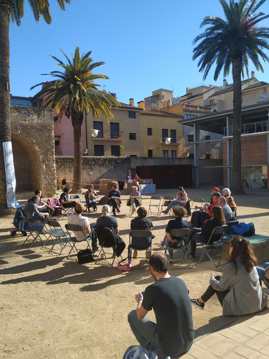 Ahir va ser el primer dia de les jornades d'habitatge i va ser un èxit.
Seguim avui al pati de Can Quintana
Fins ara! 🔥

<a href="/PAHGironaSalt/">PAH Girona Salt</a> <a href="/undos_arq/">undos</a> 
#somtribu #socialhouse
