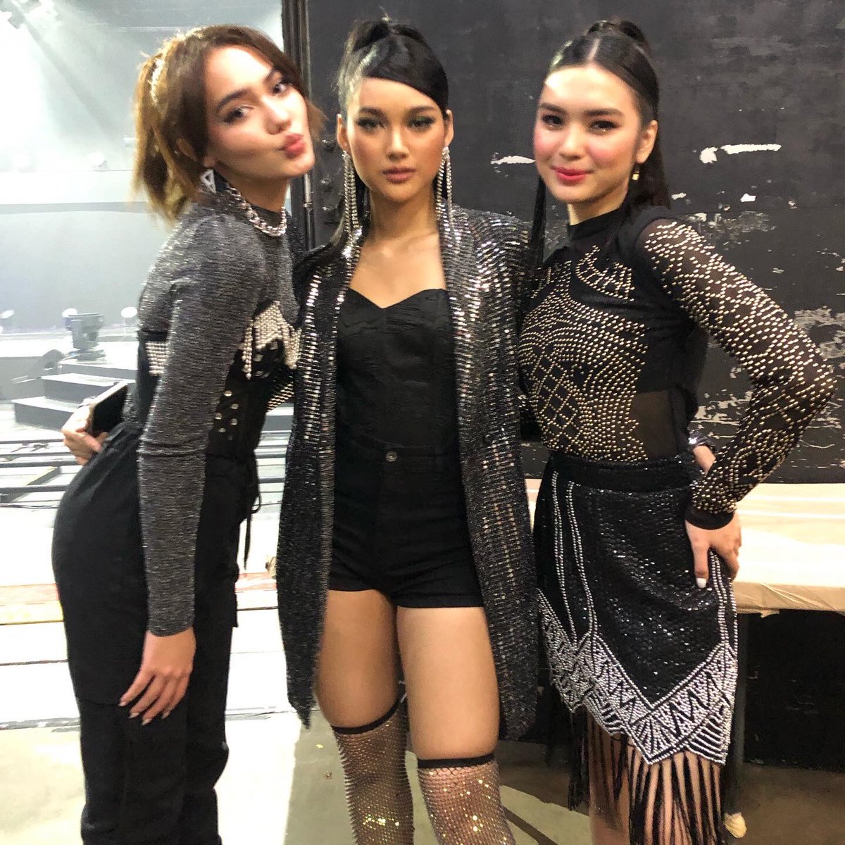 AnggeDPeppaPig's tweet photo. Krystal X Francine X Karina
#starmagic #asaplangsakalam
@krystalabrimner @francinesdiaz @karebautista_ https://t.co/L5N4Ib3JMp