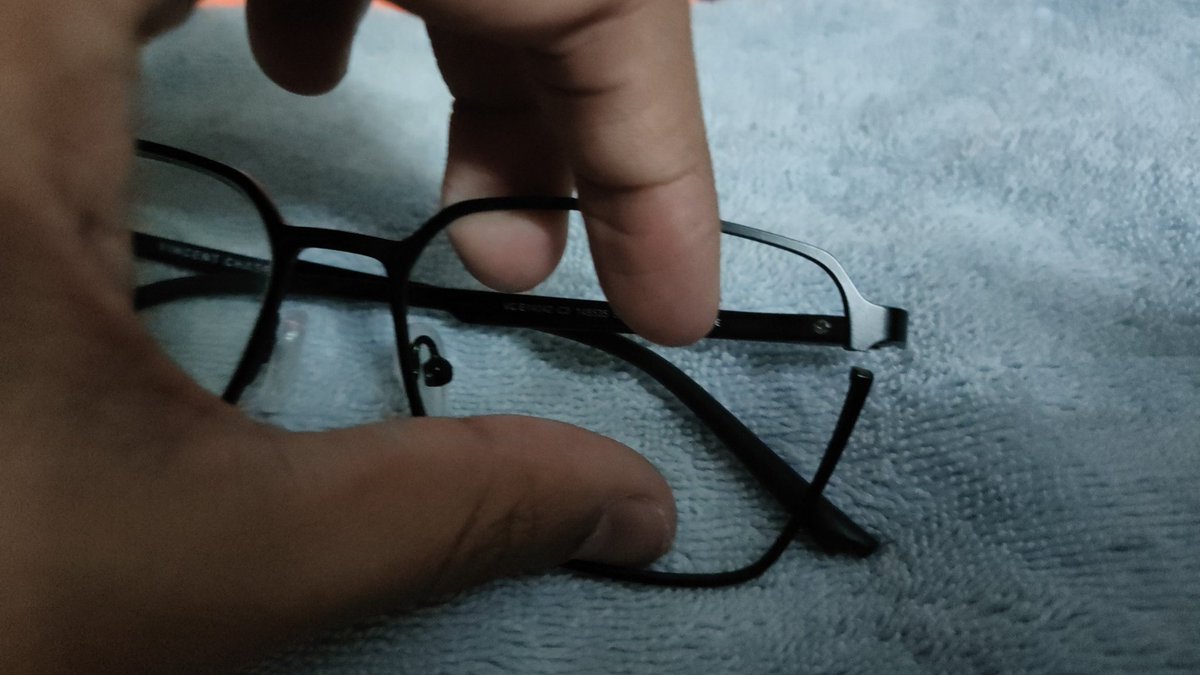 kehetehai's tweet photo. @Lenskart_com is there any way you could help me with this? Last time brought this. I slept on it by mistake. I thought it was lenskart air frame. https://t.co/HfoA6aiLju