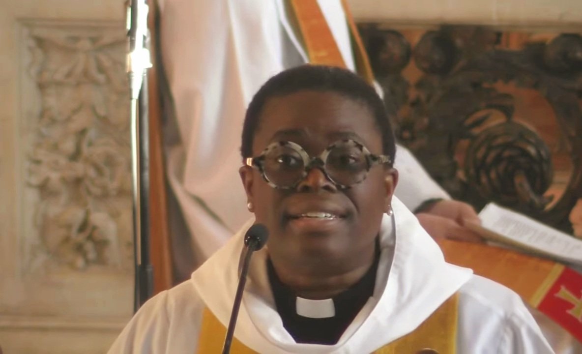 lifein_pyjamas's tweet photo. For me, this had to be the "dream team"this morning.Mariama preaching a superb sermon as always and fantastic to have Lucy back celebrating "When to the temple Mary went" #Eccard #Candlemas #loveistheroot #loveisthecause @StJPiccadilly @dioceseoflondon https://t.co/5L2N30hG0l