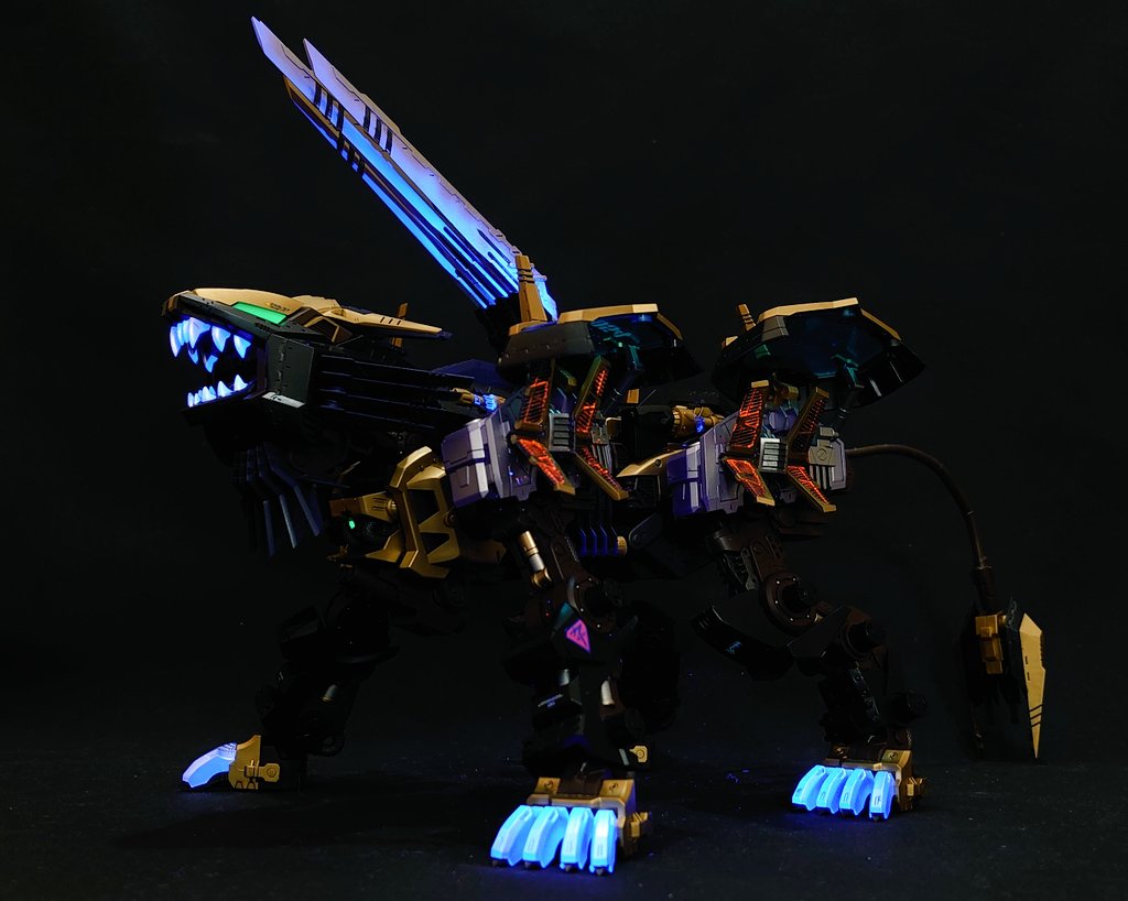 HMMライガーゼロイクス 【暗黒獣王】完全体 全塗装 以前の塗装に前後脚