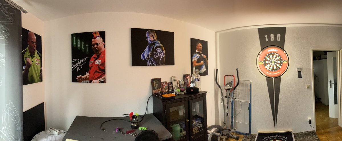 Marcihimself's tweet photo. #dartzn #Mittagssession läuft🎯Grüße an @Elmar @Flo (Hempel 4 Germany 🇩🇪 💪🏼)
#Steeldartsverein Ocky Bullboa ✌🏻 https://t.co/yuhkW3s0F1
