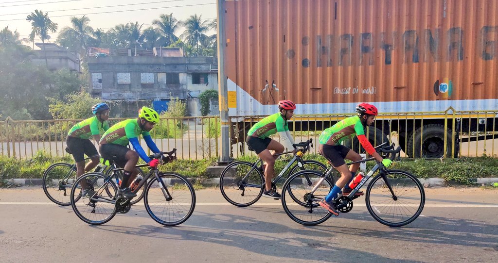 junglecrows's tweet photo. Crows also cycle!
Little 150km spin out from Crows HQ today with some of the gang.
#JungleCrows #CycleLogic https://t.co/OKImyqi7kb