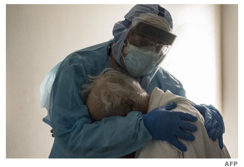 J’aimerais organiser un convoi virtuel pour remercier tous ceux et celles qui tiennent notre système de santé à bout de bras depuis 22 mois. Merci de continuer à sauver des vies malgré l’épuisement. Vous méritez notre plus grand respect. 🙏🙏🙏