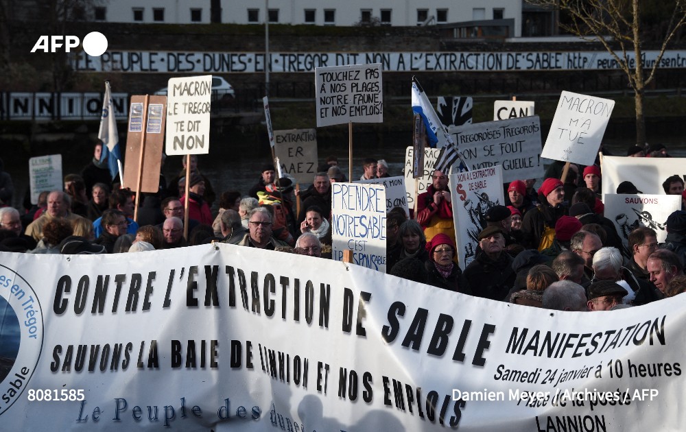 afpfr's tweet image. Le projet d&apos;extraction de sable coquillier en baie de Lannion (Côtes-d&apos;Armor), objet d&apos;une forte opposition locale depuis dix ans, a été définitivement abandonné par son exploitant, la Compagnie armoricaine de navigation #AFP