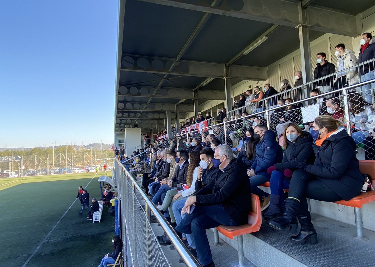 xavifono's tweet photo. Avui participem al Complex esportiu Torrent de Llops de l’acte organitzat pel @cfmartorell en reconeixement als jugadors d’elit sortits del seu futbol base; @ericgm3,  @LaiaMartret i @salvajr21. Enhorabona per la vostra brillant trajectòria esportiva, sou un orgull per #Martorell https://t.co/QS3jeIk3gp