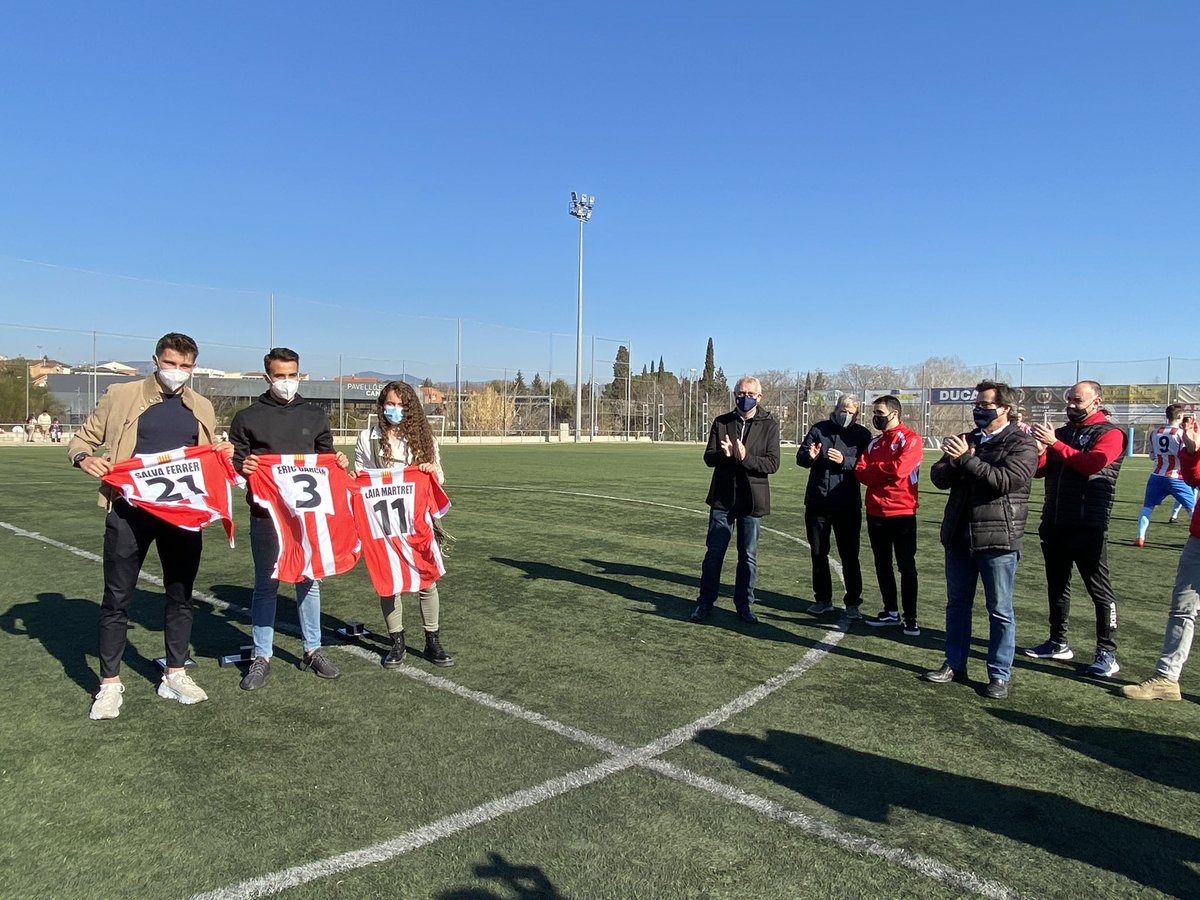 xavifono's tweet photo. Avui participem al Complex esportiu Torrent de Llops de l’acte organitzat pel @cfmartorell en reconeixement als jugadors d’elit sortits del seu futbol base; @ericgm3,  @LaiaMartret i @salvajr21. Enhorabona per la vostra brillant trajectòria esportiva, sou un orgull per #Martorell https://t.co/QS3jeIk3gp