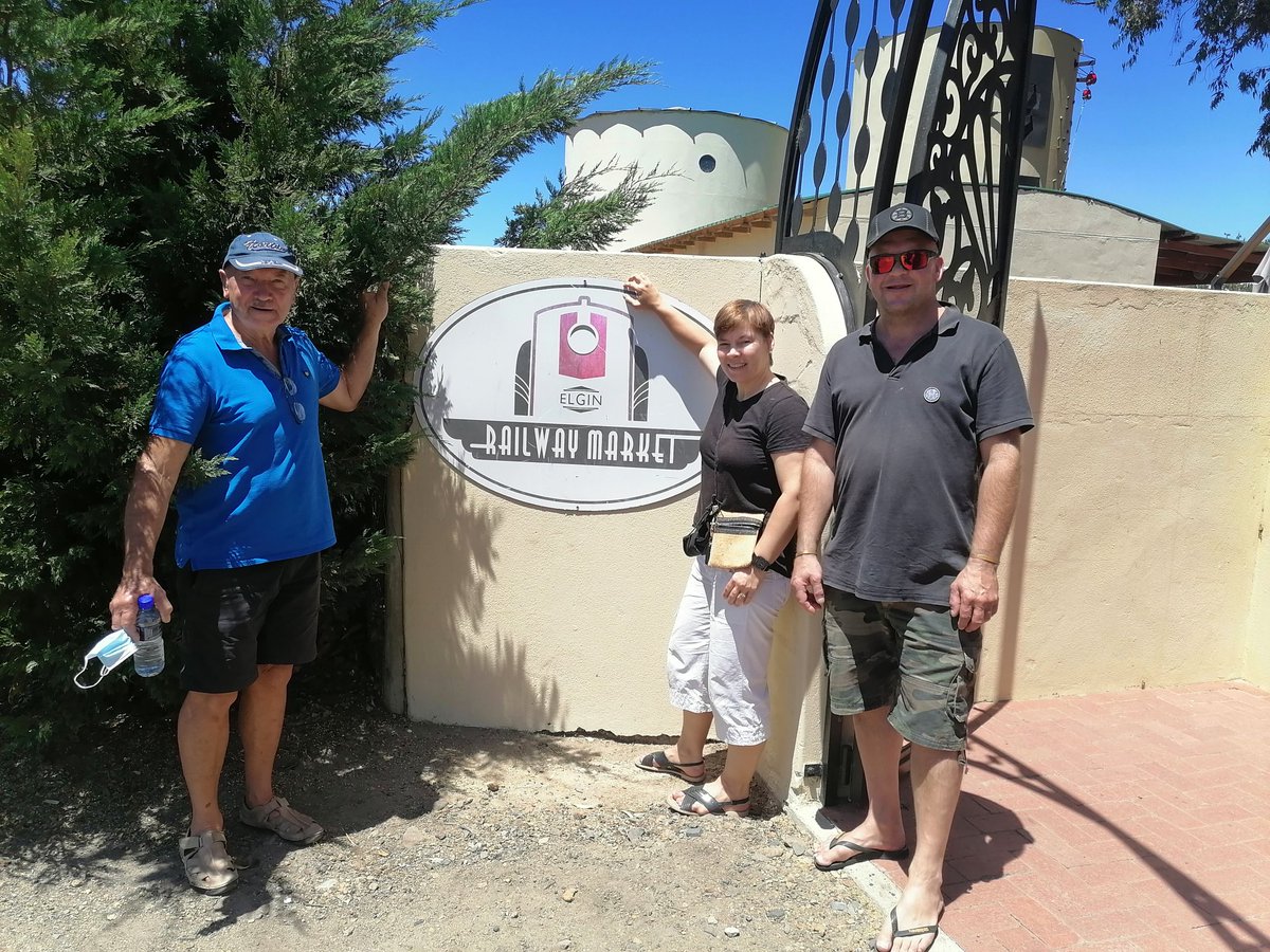 HERMANRAS3's tweet photo. SPENDING THE DAY WITH MY FAMILY AT ELGIN RAILWAY MARKET https://t.co/ZY7T7dTN5M