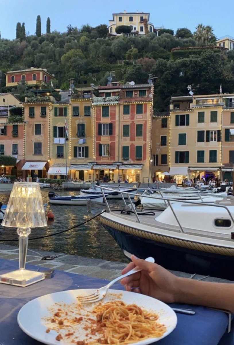 AidelZack's tweet photo. Je veux aller en Italie avec la personne préférée https://t.co/8mx42H8xup