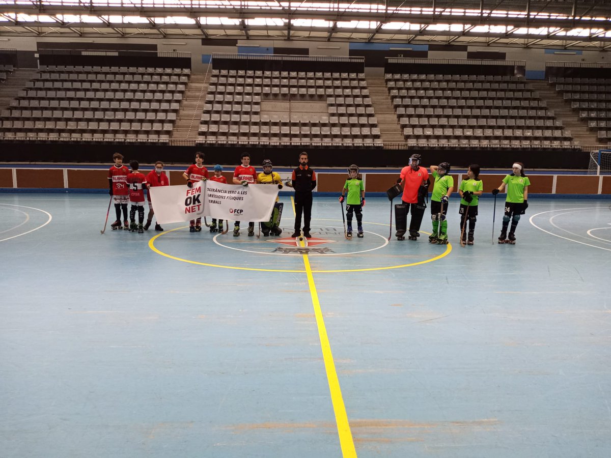 CPBlanesAtletic's tweet photo. Bon partit d alevins entre el @CPBlanesAtletic i @HoqueiLloret
@MurallaOptica @ciutatesportiva #dolceVita #FemOkNet #hoqueipatins #somHoqueisomBlanes https://t.co/9vW7WuiJ2d