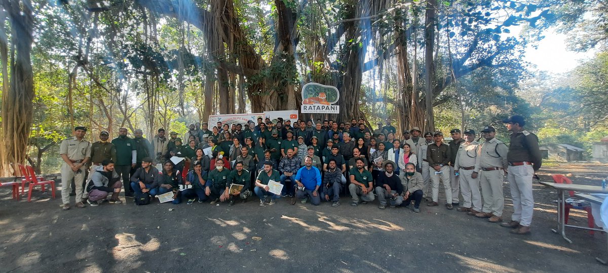 RatapaniWLS's tweet photo. A picture to remember #ratapani_First_Bird_Survey-2022 #group_photo https://t.co/UMbl7c2zzR