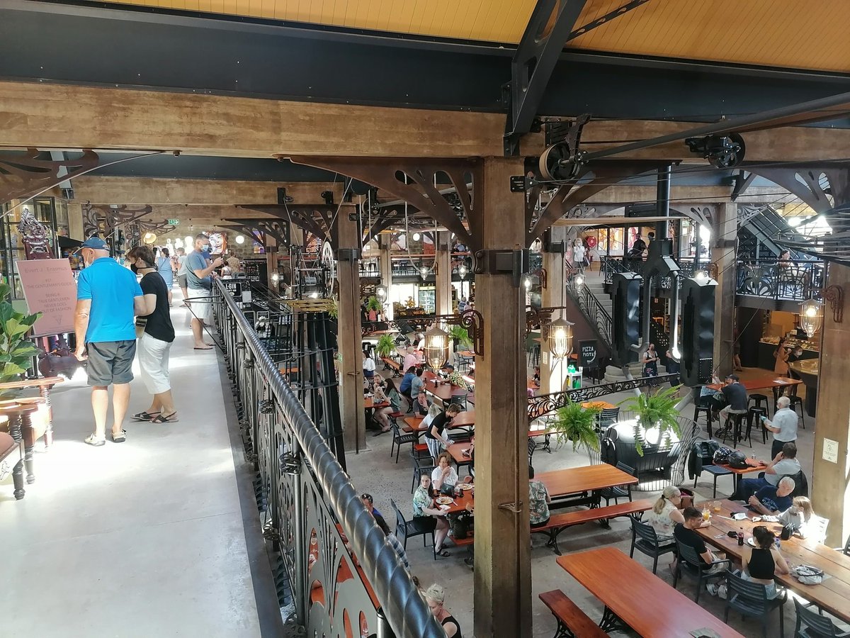 HERMANRAS3's tweet photo. SPENDING THE DAY WITH MY FAMILY AT ELGIN RAILWAY MARKET https://t.co/H1IfCOKsLD