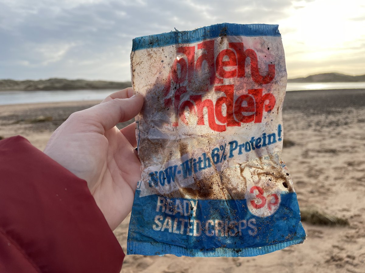 Storm Malik dislodged another classic! “Now with 6% protein!” 
I’ve found a few of these now, no date but at 3p it has to be 1971 or later (post decimalisation)!

#StormMalik #retrorubbish #newburgh
