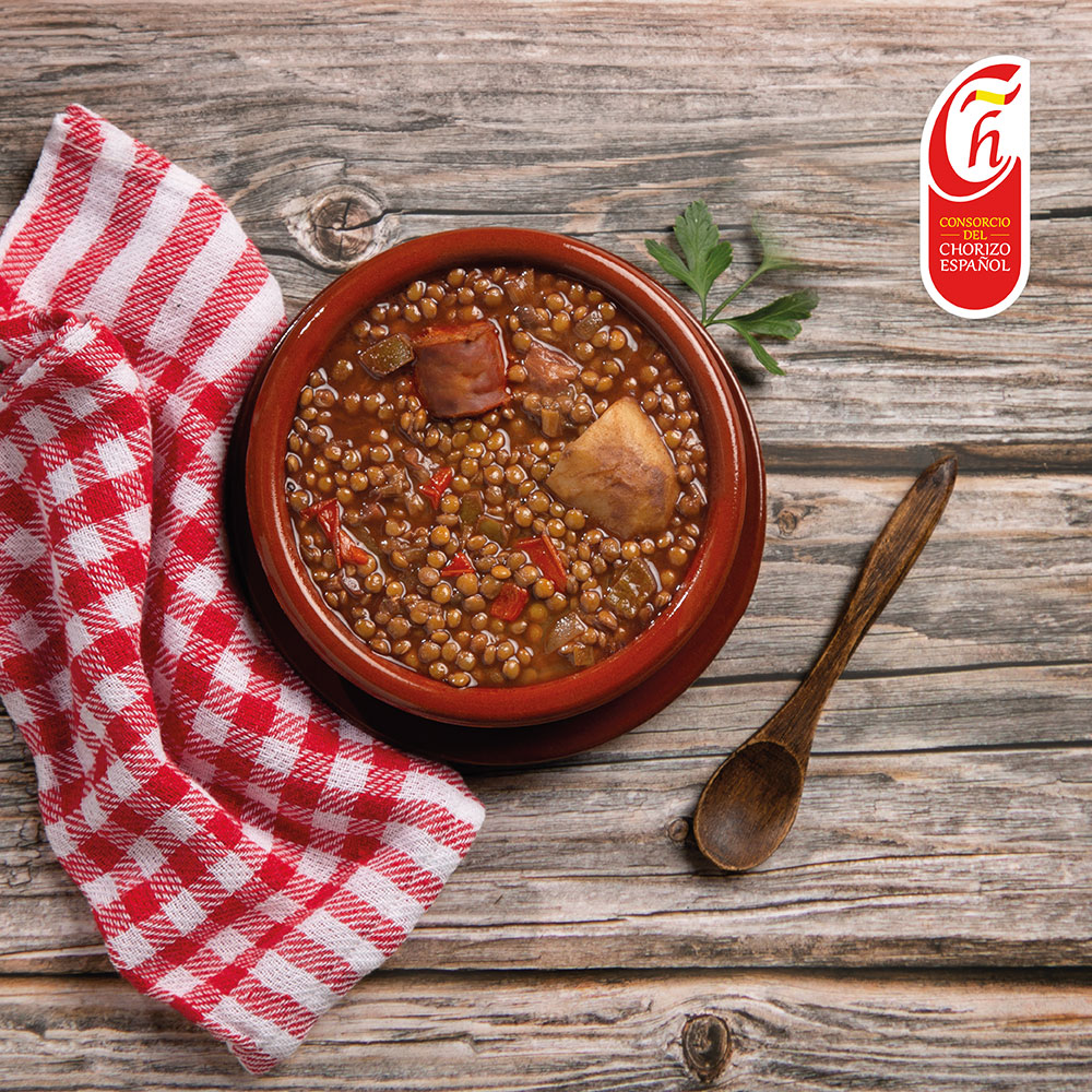 Spanish_Chorizo's tweet photo. What better way to combat the cold than a good plate of lentils with our #SpanishChorizo?
#SpanishChorizo #MeatSector #ChorizoEspañol #historyofchorizo #SpanishChorizoprocess https://t.co/6BQnisWggd