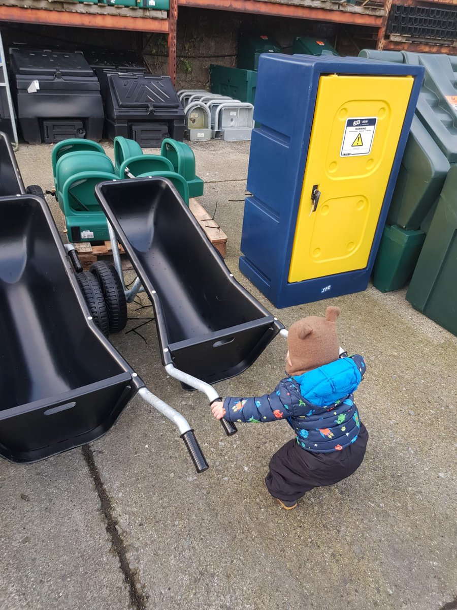 calfbarrow's tweet photo. Great to have a little helper, quality control is important! 😅 #calving2022 #farming https://t.co/zKsqV0SN1I
