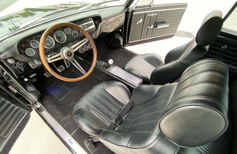 ScatEnterprises's tweet image. From BadAzz Classics N More: Behind tinted glass of this 1964 #PontiacGTO resides a purpose-built all-black interior featuring Procar Rally buckets. 🔥 instagr.am/p/CZWxtvOsHIH/