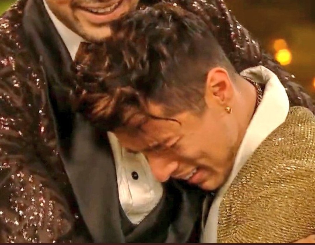shadytimes_NJ's tweet photo. Only he deserved it @realsehajpal 😭
@ColorsTV You did him wrong!!

WE LOVE YOU PRATIK

https://t.co/c5PYmGCsIc https://t.co/RSKUFjaUYi https://t.co/2DEekAeaXQ https://t.co/Eo8gGpFYwL