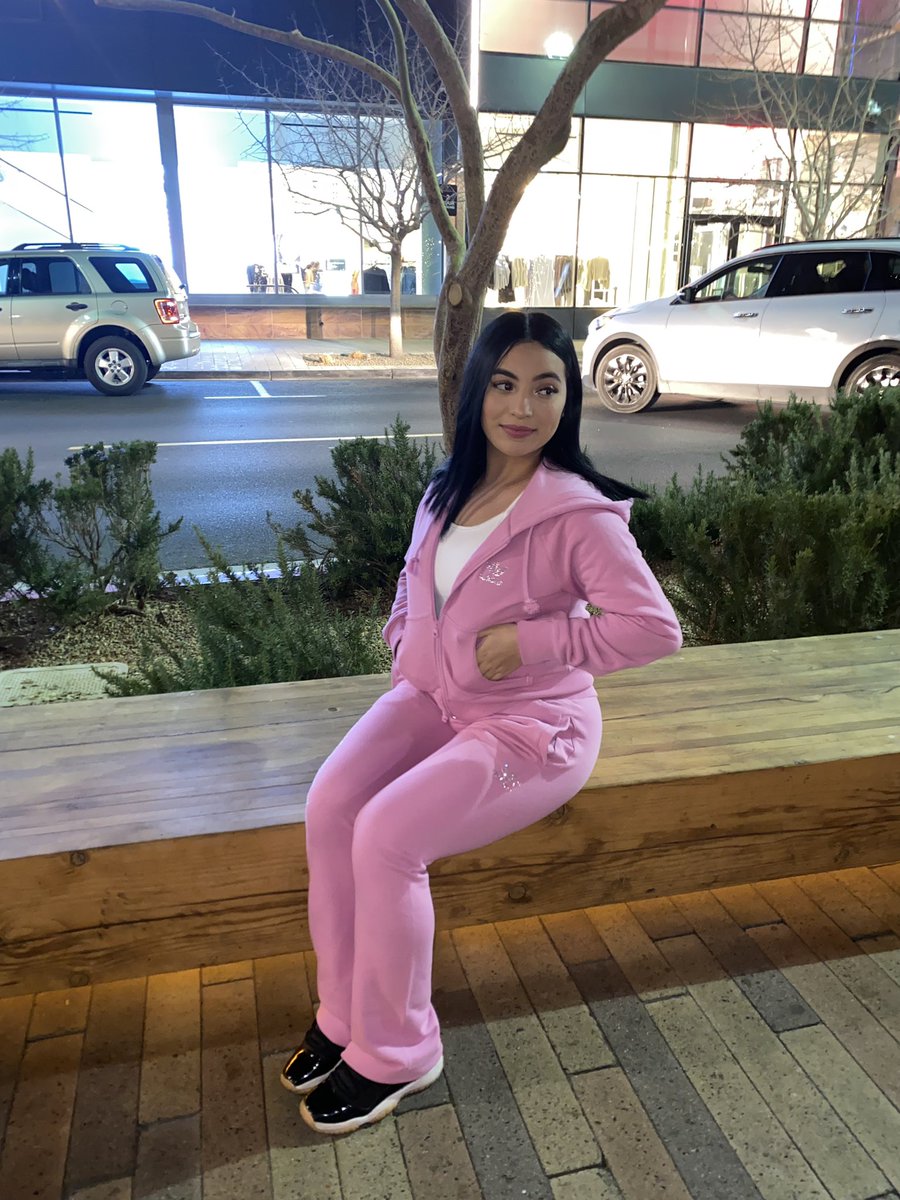 ariii702's tweet photo. pretty in pink 💗 https://t.co/VpNjtOY3ld
