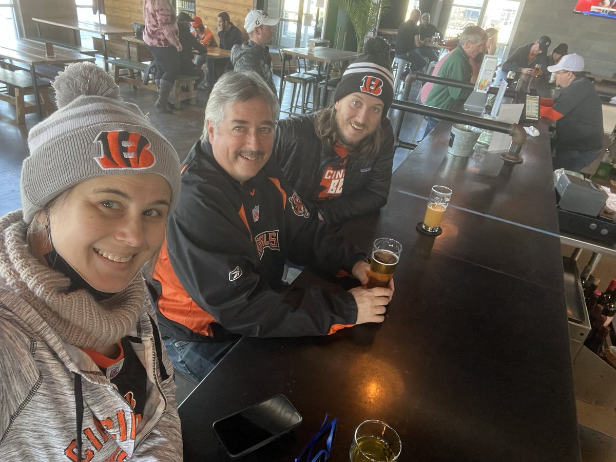 Pregame ritual at <a href="/SonderBrewing/">Sonder Brewing</a>! #WHODEYNATION