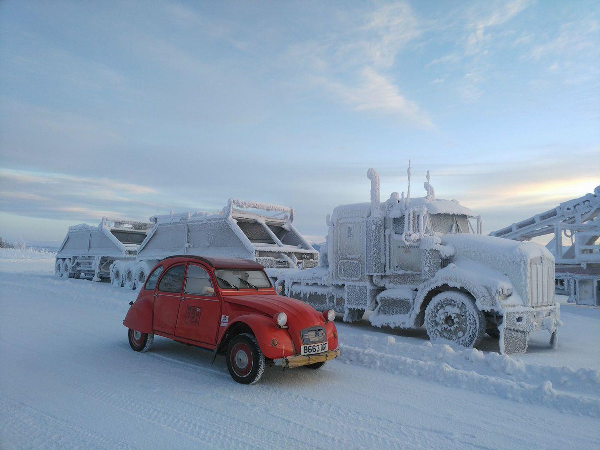 L'HOMME A LA 2CV tweet media