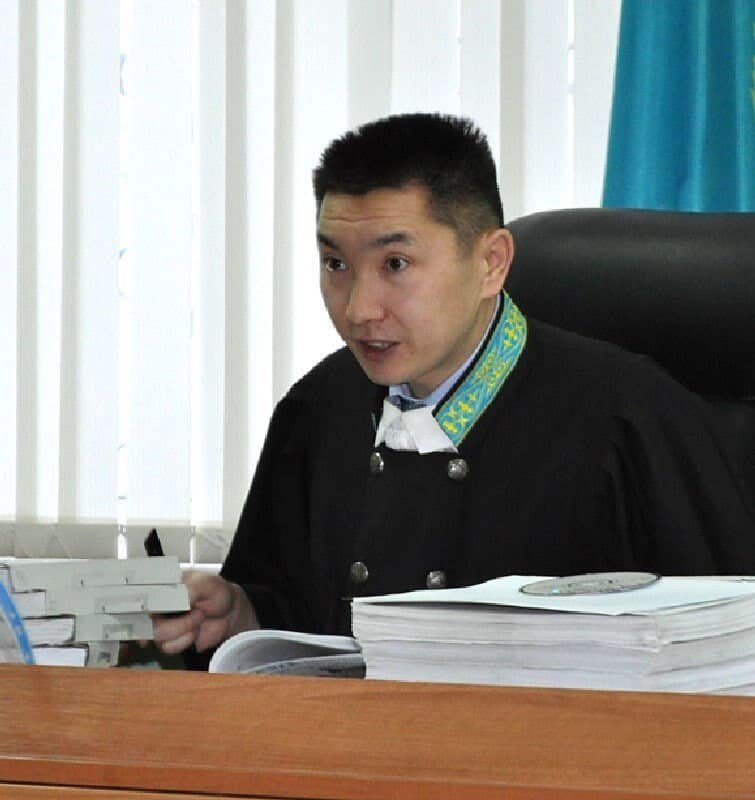 ksaumuk's tweet photo. 2/2💢
1)   This prosecution is politically motivated. Askar KAIYRBEK spoke in support of the peaceful oppositional movement “Koshe Partiyasy”.
2)   Askar KAIYRBEK has never supported or taken part in any terrorist and extremist groups, and has no information about them. https://t.co/VXo7et2esQ