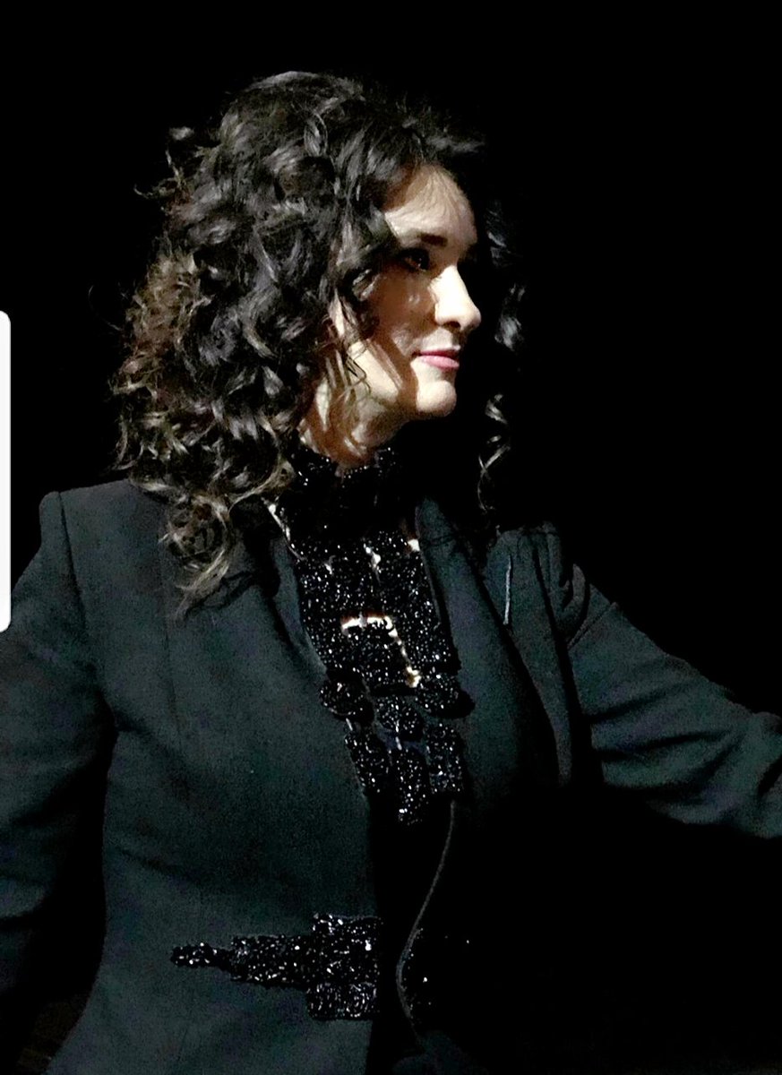 anjelikaakbar's tweet photo. Moskova, Kasım 2019, Moscow İnternational House of Music salonunda, konserden hemen önce prova yaparken.
#mmdm #московскиймеждународныйдоммузыки #AnjelikaAkbar #АнжеликаАкбар
#Moskova #Москва #Moscow https://t.co/Z0P1TK4gZB