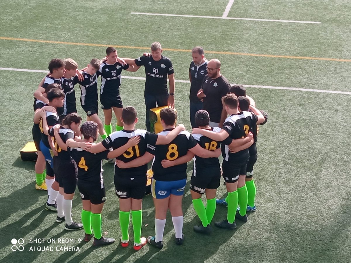 <a href="/AxarquiaRugby/">Axarquia Rugby</a> de la mano de <a href="/CRVictoriano15/">Club Rugby Victoriano</a>, gracias, divertirse de esta manera ya saben que es diferente, agradecer a <a href="/MarbellaRugby/">MarbellaRugbyClub</a> su implicación, nos ayudáis a crecer definitivamente. Por el #Rugby y sus #valores #drips