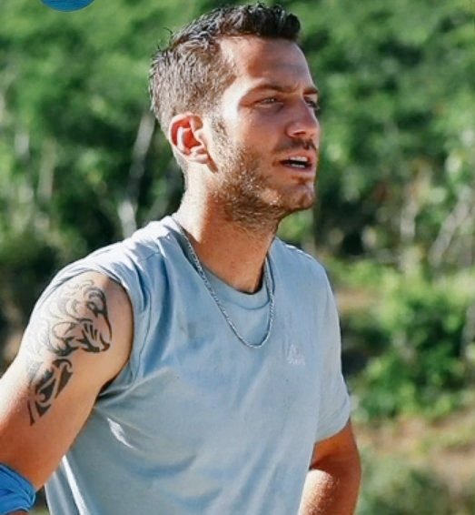 Ogeday takım arkadaşının hakkinı savunmuştur. 2017 senesindende acısı olanlar gelip burda zırlamasın ortalik karıştırmasın herkes işine baksın.
#SurvivorAllStar2022 #OgedayGirişken