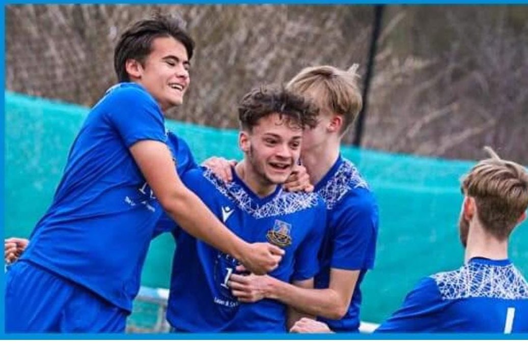 neillreeshughes's tweet photo. Great team performance from the U19βs today. The lad got released from his defensive duties and got on the score sheet in an eventful display. Some outstanding performances out there today. On to the next round πͺπͺπππͺπͺ#uptherhyd https://t.co/rcByK3U3Pe